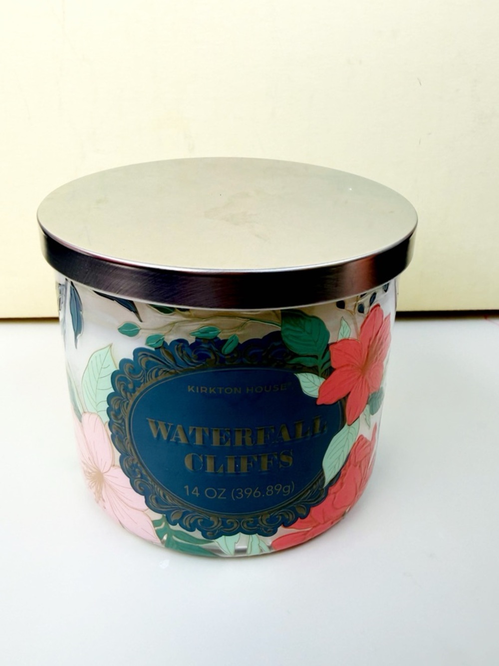 KIRKTON HOUSE Waterfall Cliffs Scented Candle - Picture 2 of 2